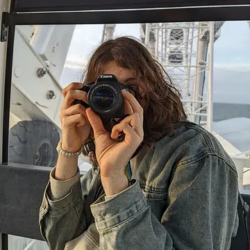 Signed photo of Amber image